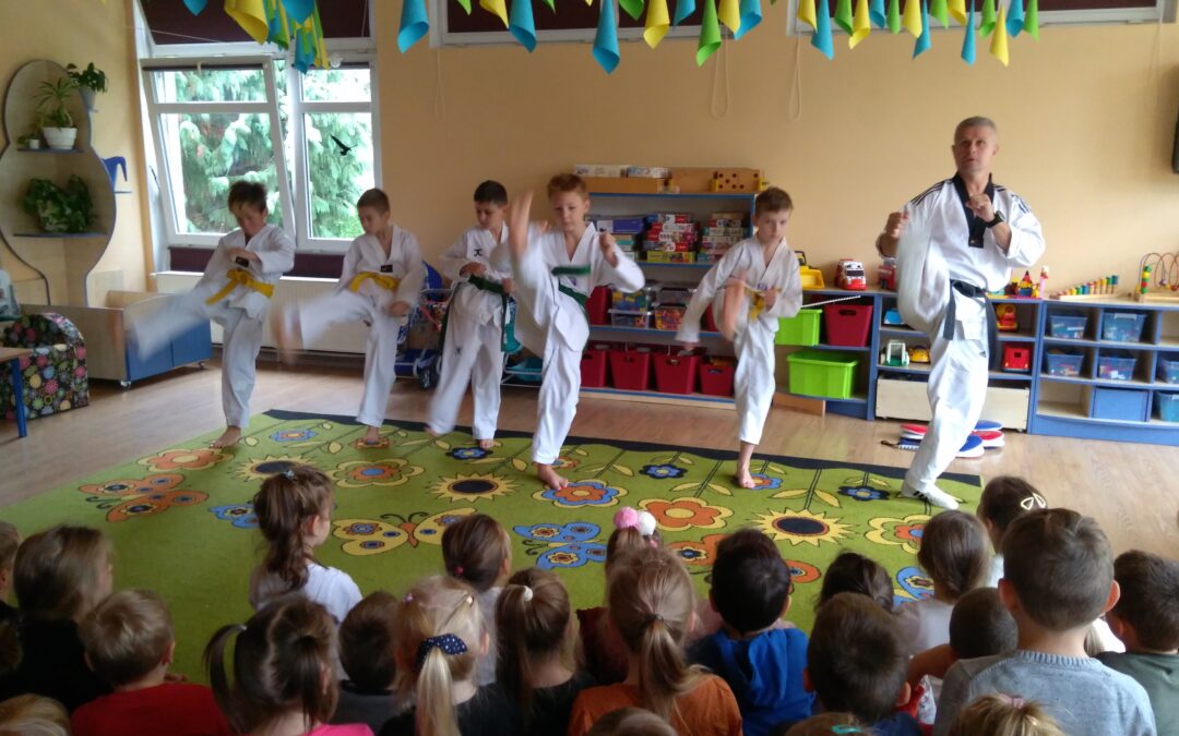 Pokaz Taekwondo Olimpijskiego z okazji Dnia Chłopca