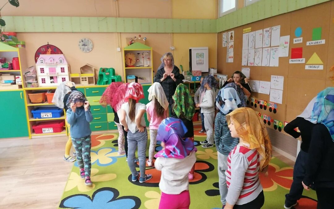 Jesienne zabawy z chusteczkami – 6 październik