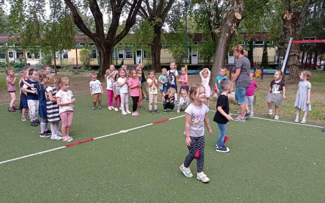 Wrześniowe konkurencje sportowe w ogrodzie przedszkolnym